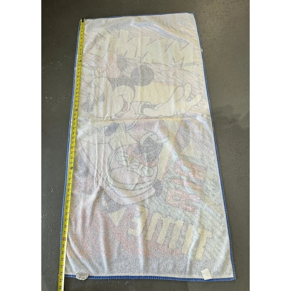 Vintage Disney Minnie Mouse Skateboarding Skater Disney World Beach Pool Towel